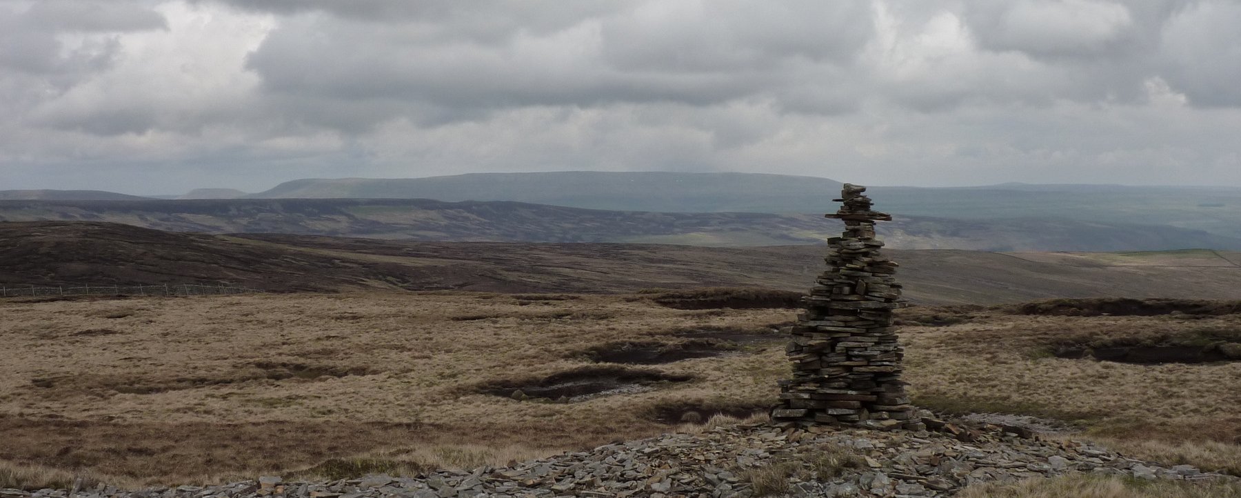 Cairn on the highpoint of the path over Fountains Fell
